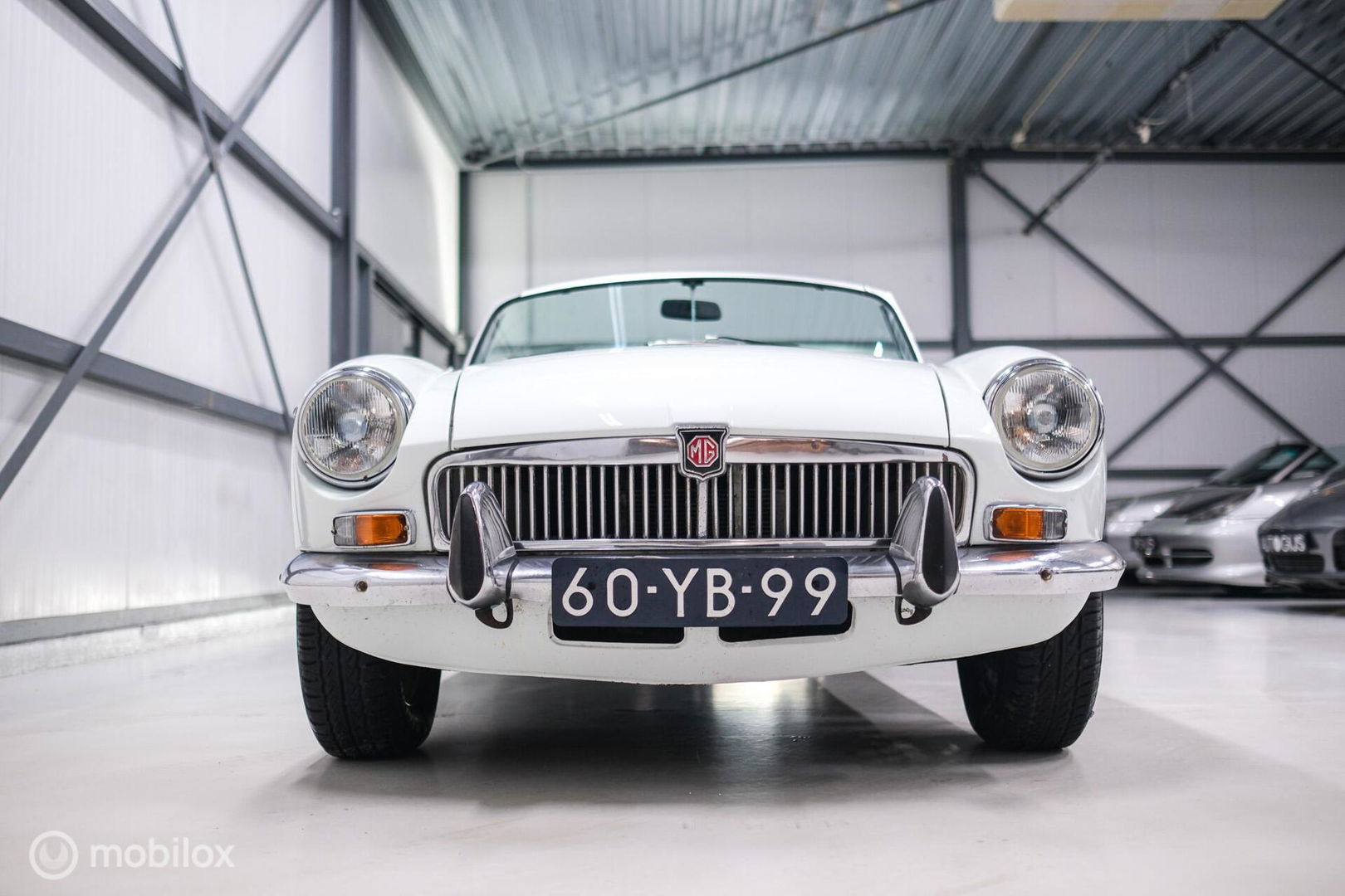 MG B 1.8 Roadster Overdrive 1973 | spaakwielen | stalen bumpers | rijdersauto |