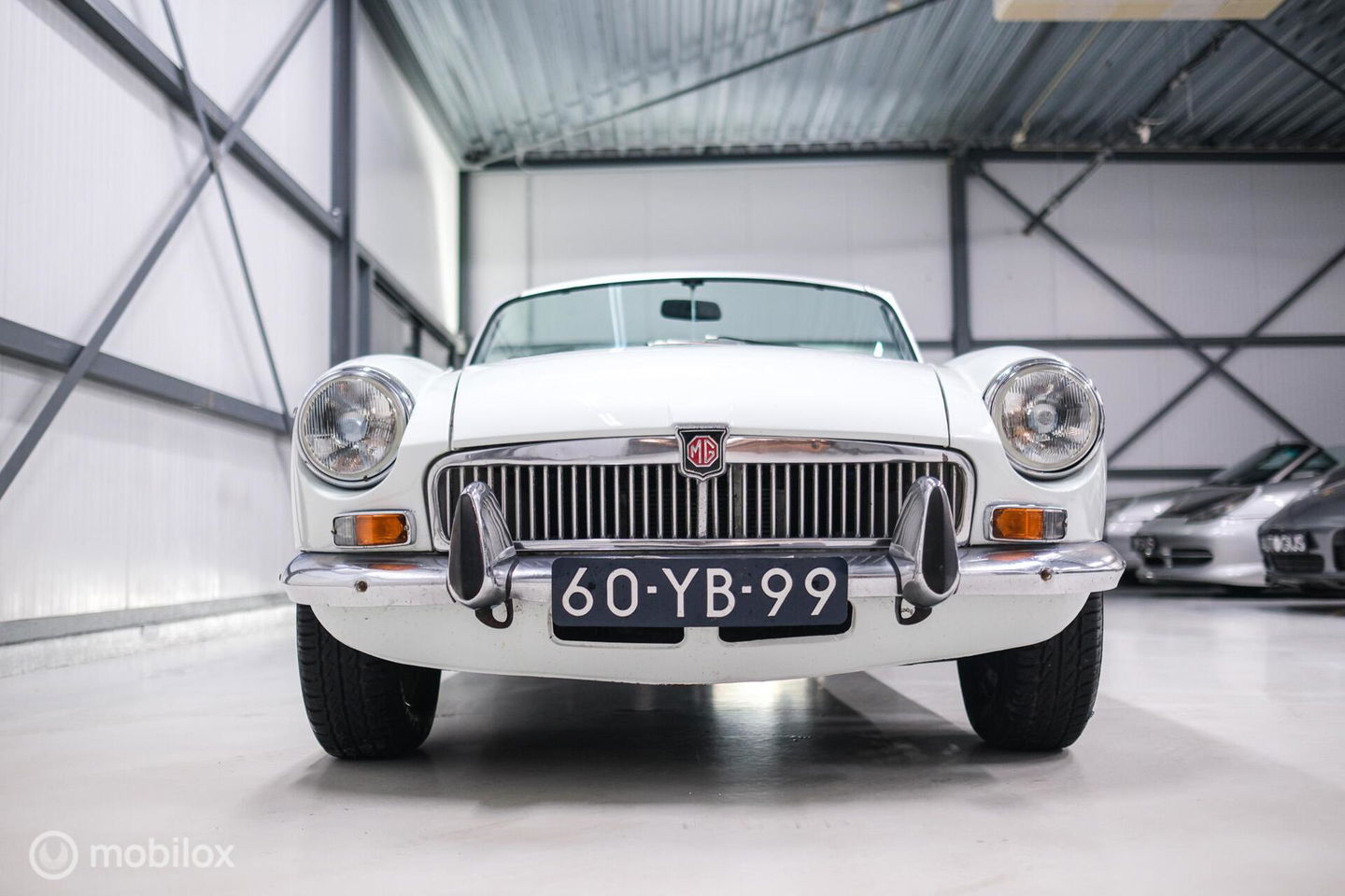 MG B 1.8 Roadster Overdrive 1973 | spaakwielen | stalen bumpers | rijdersauto |