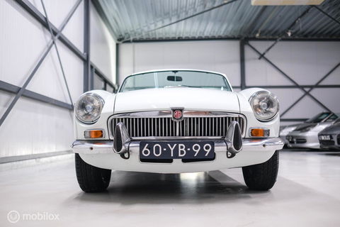 MG B 1.8 Roadster Overdrive 1973 | spaakwielen | stalen bumpers | rijdersauto |