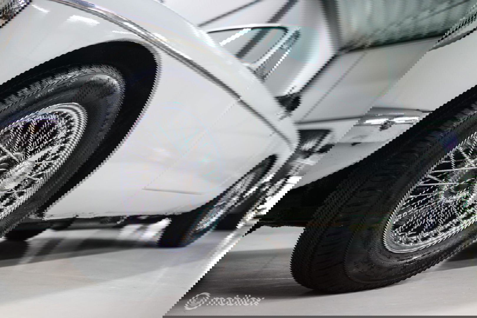 MG B 1.8 Roadster Overdrive 1973 | spaakwielen | stalen bumpers | rijdersauto |