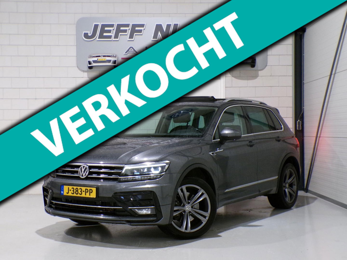 Volkswagen Tiguan 2.0 TSI DSG 4Motion Highline R-Line "Automaat" Pano Trekhaak Virtual Carplay Head-up Adaptive-cruise Blind-spot