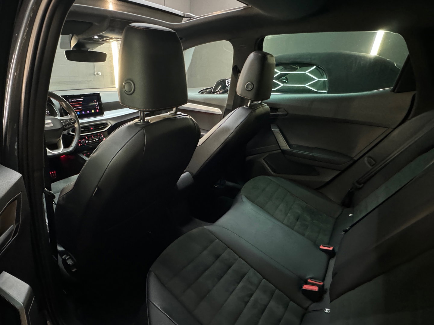 SEAT Ibiza 1.0 EcoTSI FR Pano|Keyless|Camera|ACC|Lane Assist