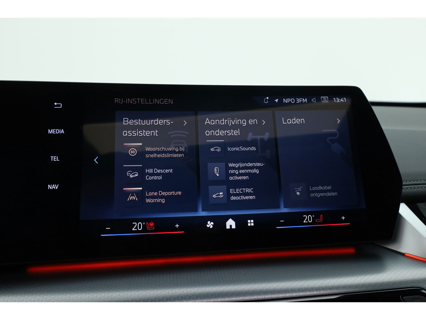 BMW X1 xDrive30e M Sport | Pano | Elek. trekhaak | HUD | Keyless | 360cam | Stoel- Stuurverw. | H&K