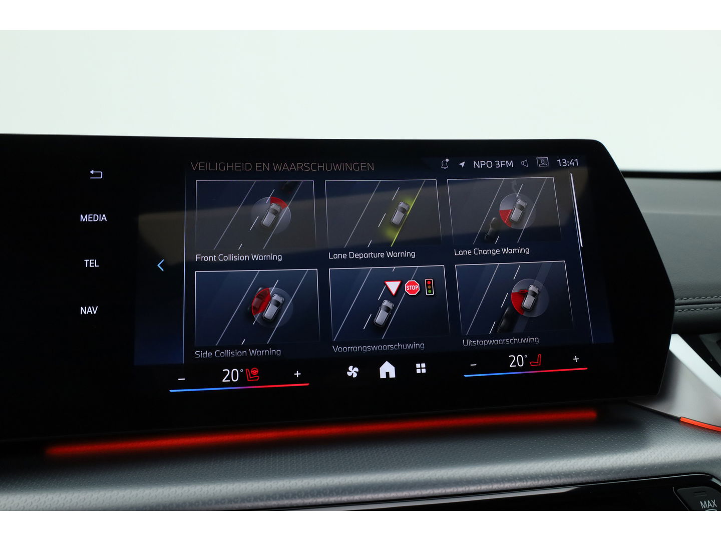 BMW X1 xDrive30e M Sport | Pano | Elek. trekhaak | HUD | Keyless | 360cam | Stoel- Stuurverw. | H&K