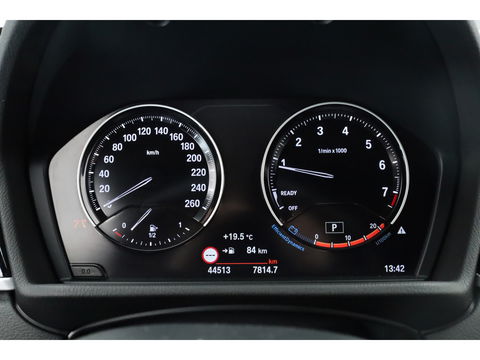 BMW X2 xDrive20i M Sport | HUD | Navi + Apple CarPlay | Camera | Stoelverw. | 19'' | Park Assist | Elek. Achterklep