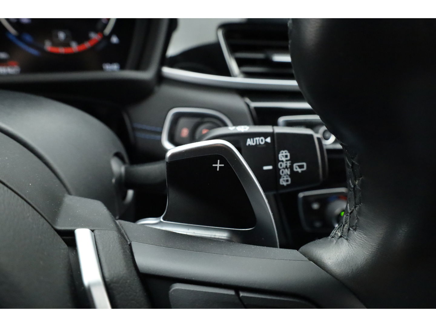 BMW X2 xDrive20i M Sport | HUD | Navi + Apple CarPlay | Camera | Stoelverw. | 19'' | Park Assist | Elek. Achterklep