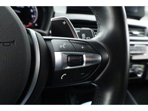 BMW X2 xDrive20i M Sport | HUD | Navi + Apple CarPlay | Camera | Stoelverw. | 19'' | Park Assist | Elek. Achterklep