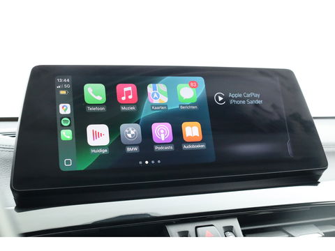 BMW X2 xDrive20i M Sport | HUD | Navi + Apple CarPlay | Camera | Stoelverw. | 19'' | Park Assist | Elek. Achterklep