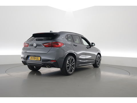 BMW X2 xDrive20i M Sport | HUD | Navi + Apple CarPlay | Camera | Stoelverw. | 19'' | Park Assist | Elek. Achterklep