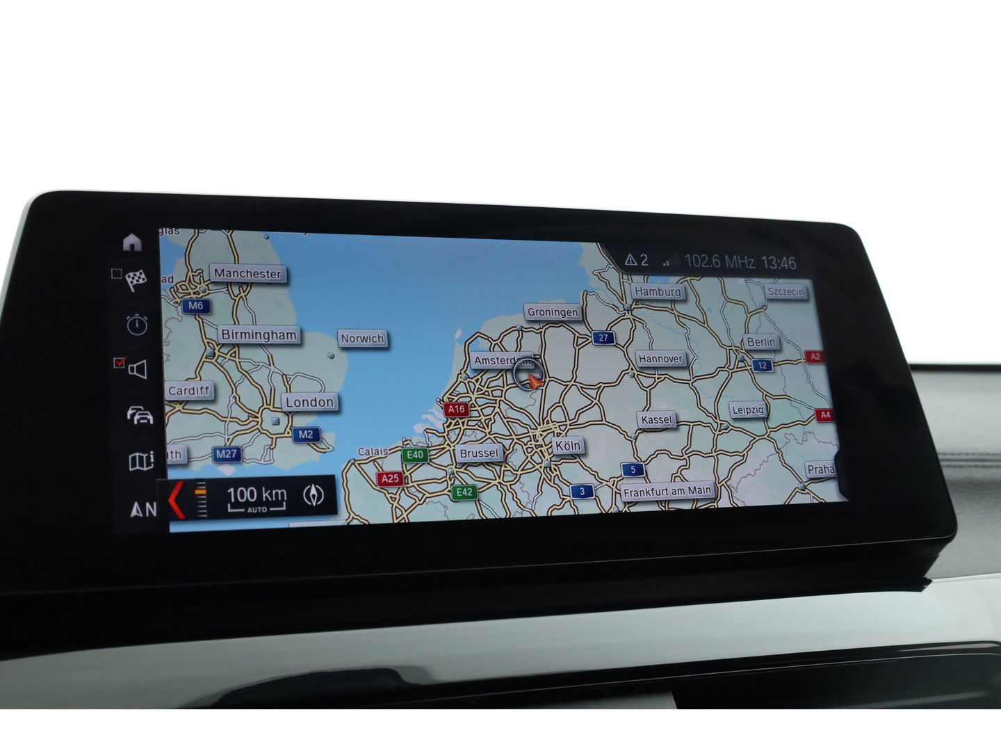 BMW X2 xDrive20i M Sport | HUD | Navi + Apple CarPlay | Camera | Stoelverw. | 19'' | Park Assist | Elek. Achterklep