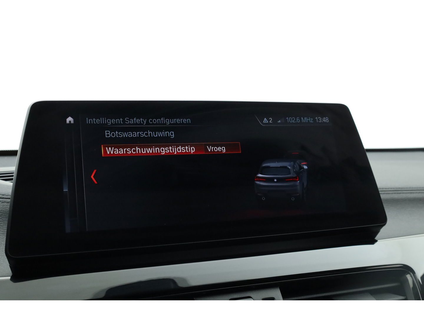 BMW X2 xDrive20i M Sport | HUD | Navi + Apple CarPlay | Camera | Stoelverw. | 19'' | Park Assist | Elek. Achterklep