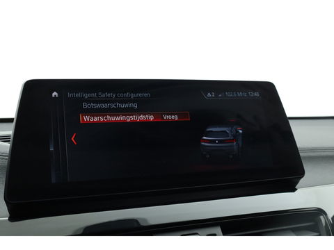 BMW X2 xDrive20i M Sport | HUD | Navi + Apple CarPlay | Camera | Stoelverw. | 19'' | Park Assist | Elek. Achterklep