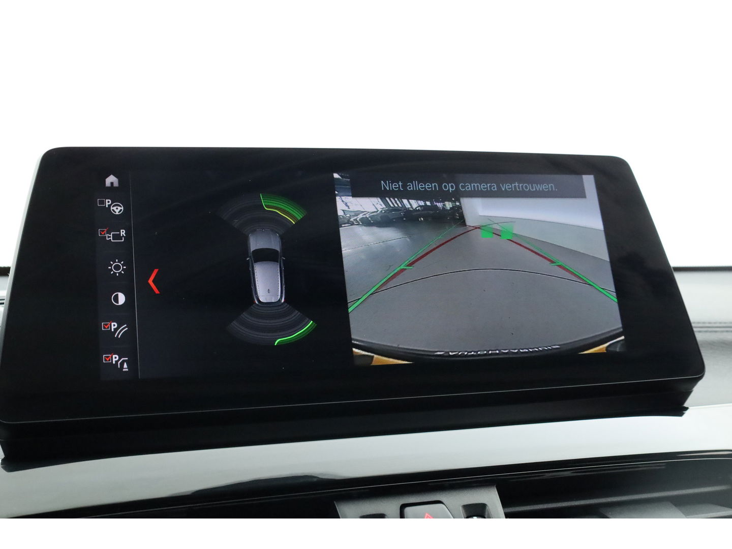 BMW X2 xDrive20i M Sport | HUD | Navi + Apple CarPlay | Camera | Stoelverw. | 19'' | Park Assist | Elek. Achterklep