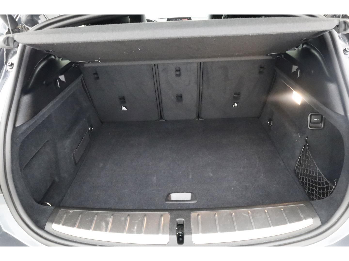 BMW X2 xDrive20i M Sport | HUD | Navi + Apple CarPlay | Camera | Stoelverw. | 19'' | Park Assist | Elek. Achterklep