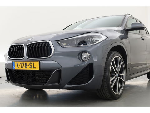 BMW X2 xDrive20i M Sport | HUD | Navi + Apple CarPlay | Camera | Stoelverw. | 19'' | Park Assist | Elek. Achterklep