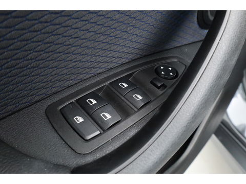 BMW X2 xDrive20i M Sport | HUD | Navi + Apple CarPlay | Camera | Stoelverw. | 19'' | Park Assist | Elek. Achterklep