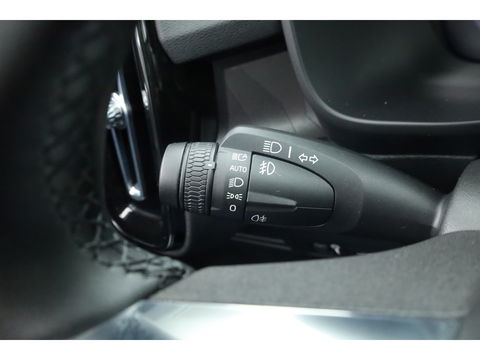 Volvo XC40 1.5 T4 Recharge Plus Dark | Pilot Assist | Elek. Trekhaak | Elek. Stoelen | Harman Kardon |  Camera | Nav+CarPlay |