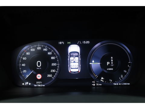 Volvo XC40 1.5 T4 Recharge Plus Dark | Pilot Assist | Elek. Trekhaak | Elek. Stoelen | Harman Kardon |  Camera | Nav+CarPlay |