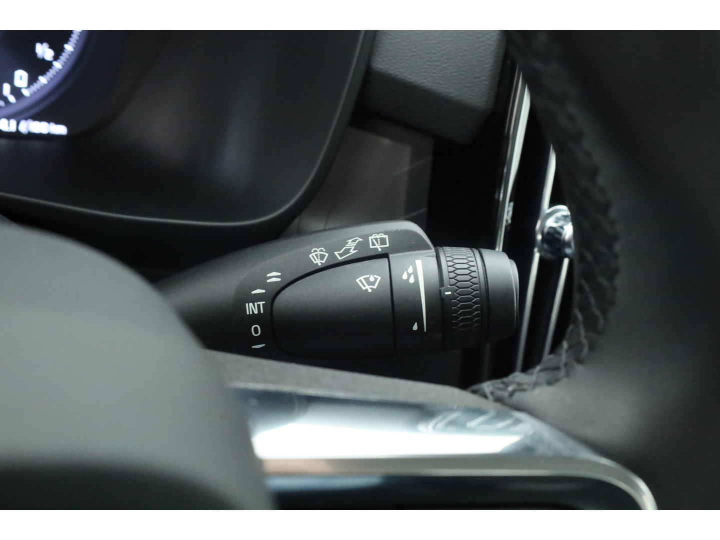 Volvo XC40 1.5 T4 Recharge Plus Dark | Pilot Assist | Elek. Trekhaak | Elek. Stoelen | Harman Kardon |  Camera | Nav+CarPlay |