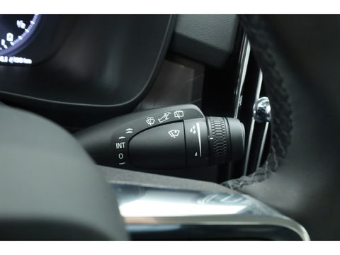 Volvo XC40 1.5 T4 Recharge Plus Dark | Pilot Assist | Elek. Trekhaak | Elek. Stoelen | Harman Kardon |  Camera | Nav+CarPlay |