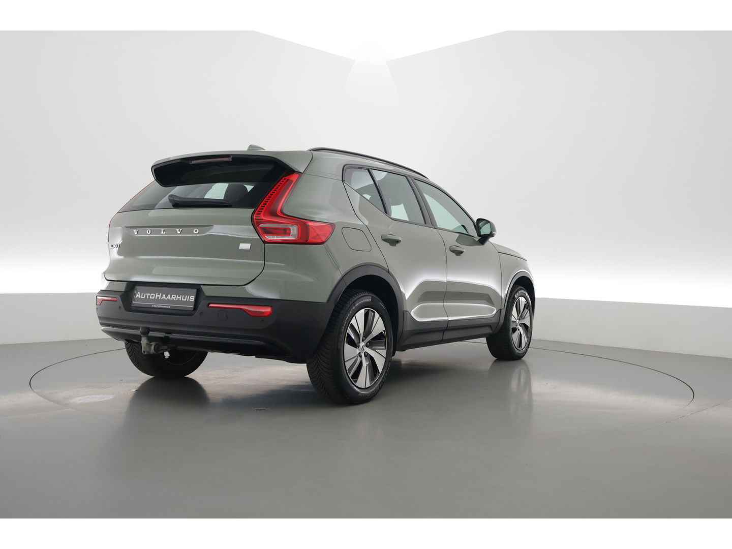 Volvo XC40 1.5 T4 Recharge Plus Dark | Pilot Assist | Elek. Trekhaak | Elek. Stoelen | Harman Kardon |  Camera | Nav+CarPlay |