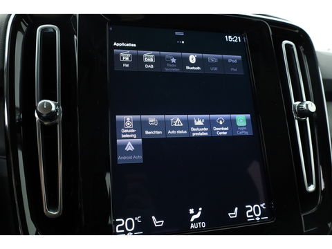 Volvo XC40 1.5 T4 Recharge Plus Dark | Pilot Assist | Elek. Trekhaak | Elek. Stoelen | Harman Kardon |  Camera | Nav+CarPlay |