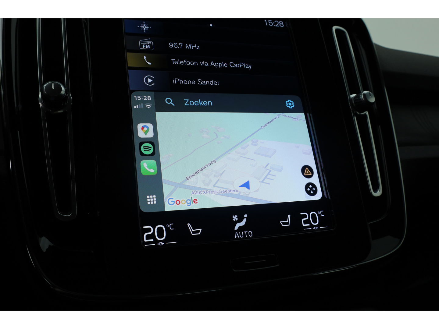 Volvo XC40 1.5 T4 Recharge Plus Dark | Pilot Assist | Elek. Trekhaak | Elek. Stoelen | Harman Kardon |  Camera | Nav+CarPlay |