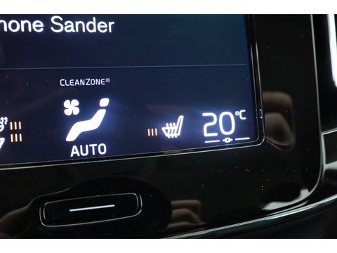 Volvo XC40 1.5 T4 Recharge Plus Dark | Pilot Assist | Elek. Trekhaak | Elek. Stoelen | Harman Kardon |  Camera | Nav+CarPlay |