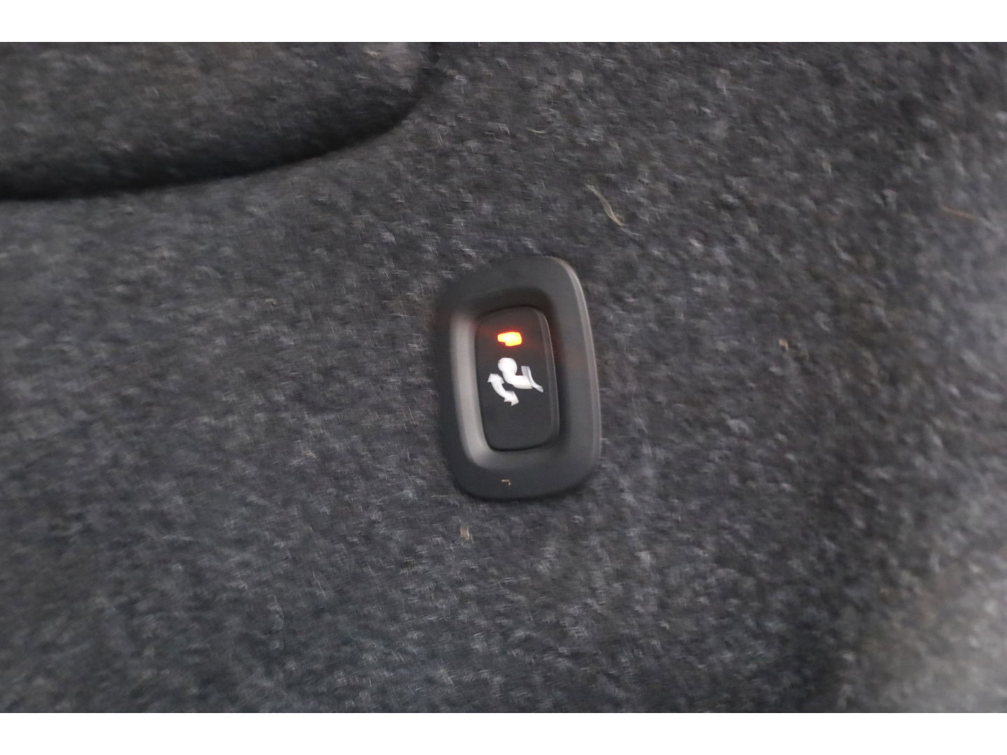 Volvo XC40 1.5 T4 Recharge Plus Dark | Pilot Assist | Elek. Trekhaak | Elek. Stoelen | Harman Kardon |  Camera | Nav+CarPlay |