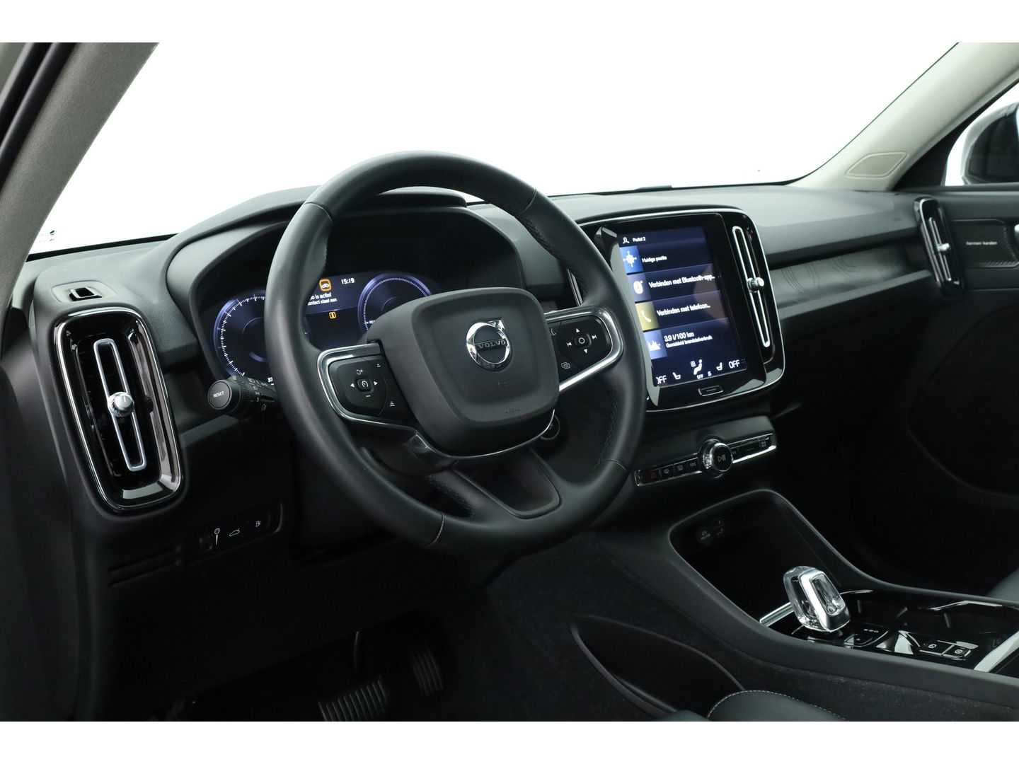 Volvo XC40 1.5 T4 Recharge Plus Dark | Pilot Assist | Elek. Trekhaak | Elek. Stoelen | Harman Kardon |  Camera | Nav+CarPlay |