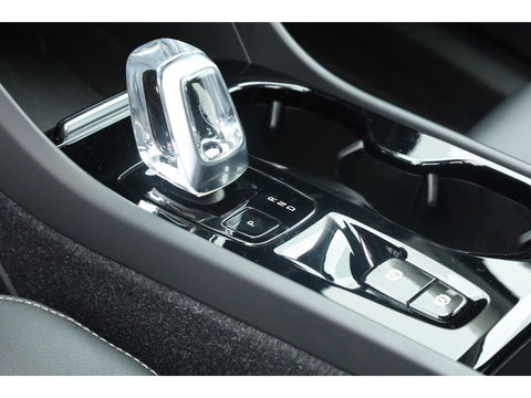 Volvo XC40 1.5 T4 Recharge Plus Dark | Pilot Assist | Elek. Trekhaak | Elek. Stoelen | Harman Kardon |  Camera | Nav+CarPlay |