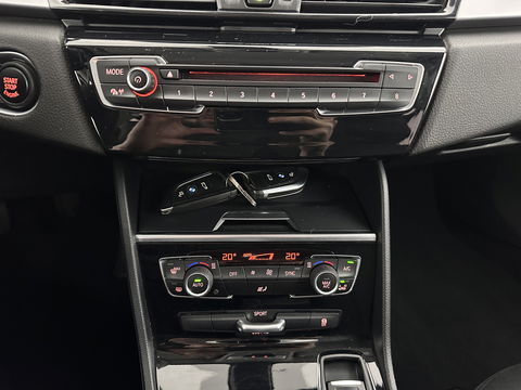 BMW 2 Serie Active Tourer 218d Essential *NAVI-FULLMAP | COMFORTSEATS | PRIVACY-GLASS | ECC | PDC | CRUISE | TOWBAR | 17''ALU *