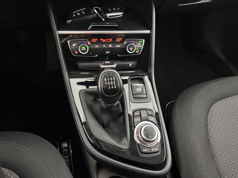 BMW 2 Serie Active Tourer 218d Essential *NAVI-FULLMAP | COMFORTSEATS | PRIVACY-GLASS | ECC | PDC | CRUISE | TOWBAR | 17''ALU *