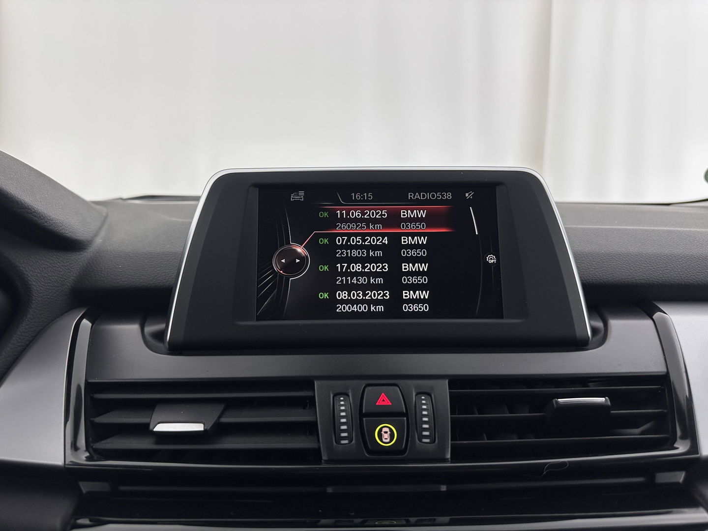 BMW 2 Serie Active Tourer 218d Essential *NAVI-FULLMAP | COMFORTSEATS | PRIVACY-GLASS | ECC | PDC | CRUISE | TOWBAR | 17''ALU *