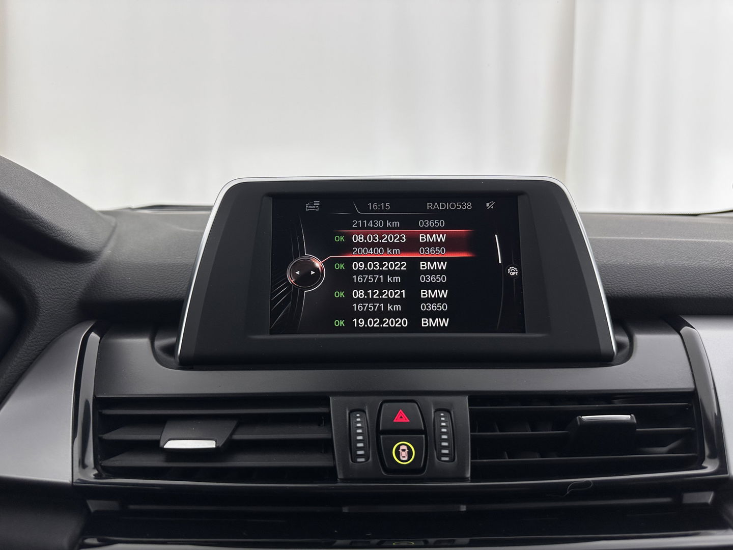 BMW 2 Serie Active Tourer 218d Essential *NAVI-FULLMAP | COMFORTSEATS | PRIVACY-GLASS | ECC | PDC | CRUISE | TOWBAR | 17''ALU *