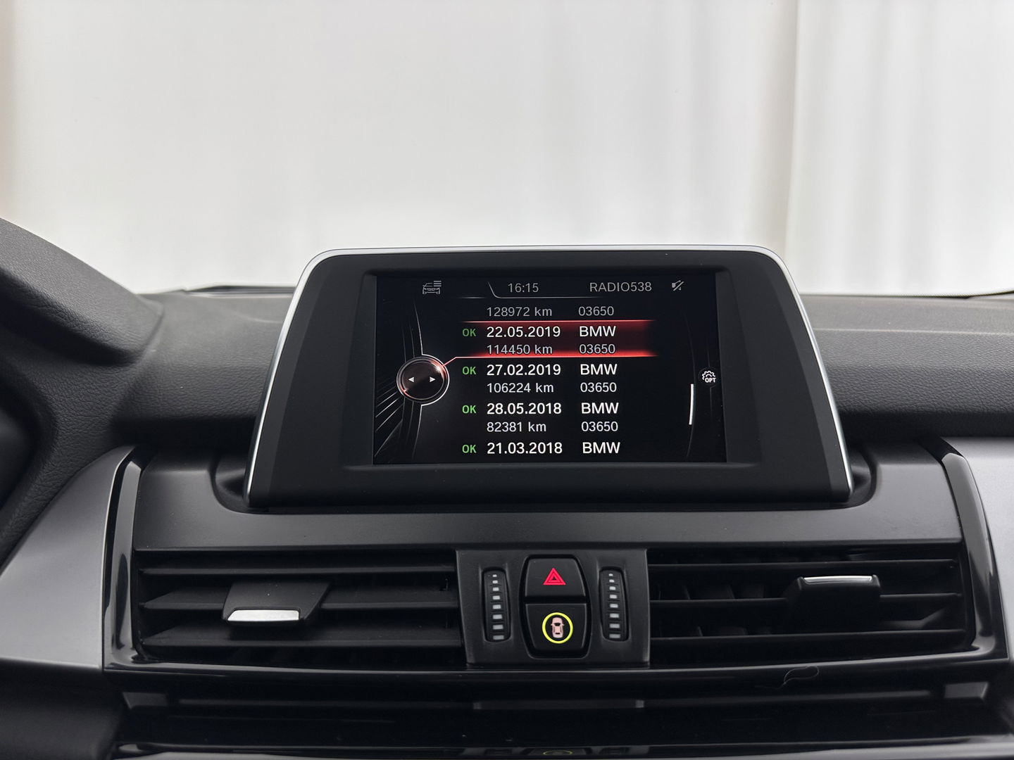 BMW 2 Serie Active Tourer 218d Essential *NAVI-FULLMAP | COMFORTSEATS | PRIVACY-GLASS | ECC | PDC | CRUISE | TOWBAR | 17''ALU *