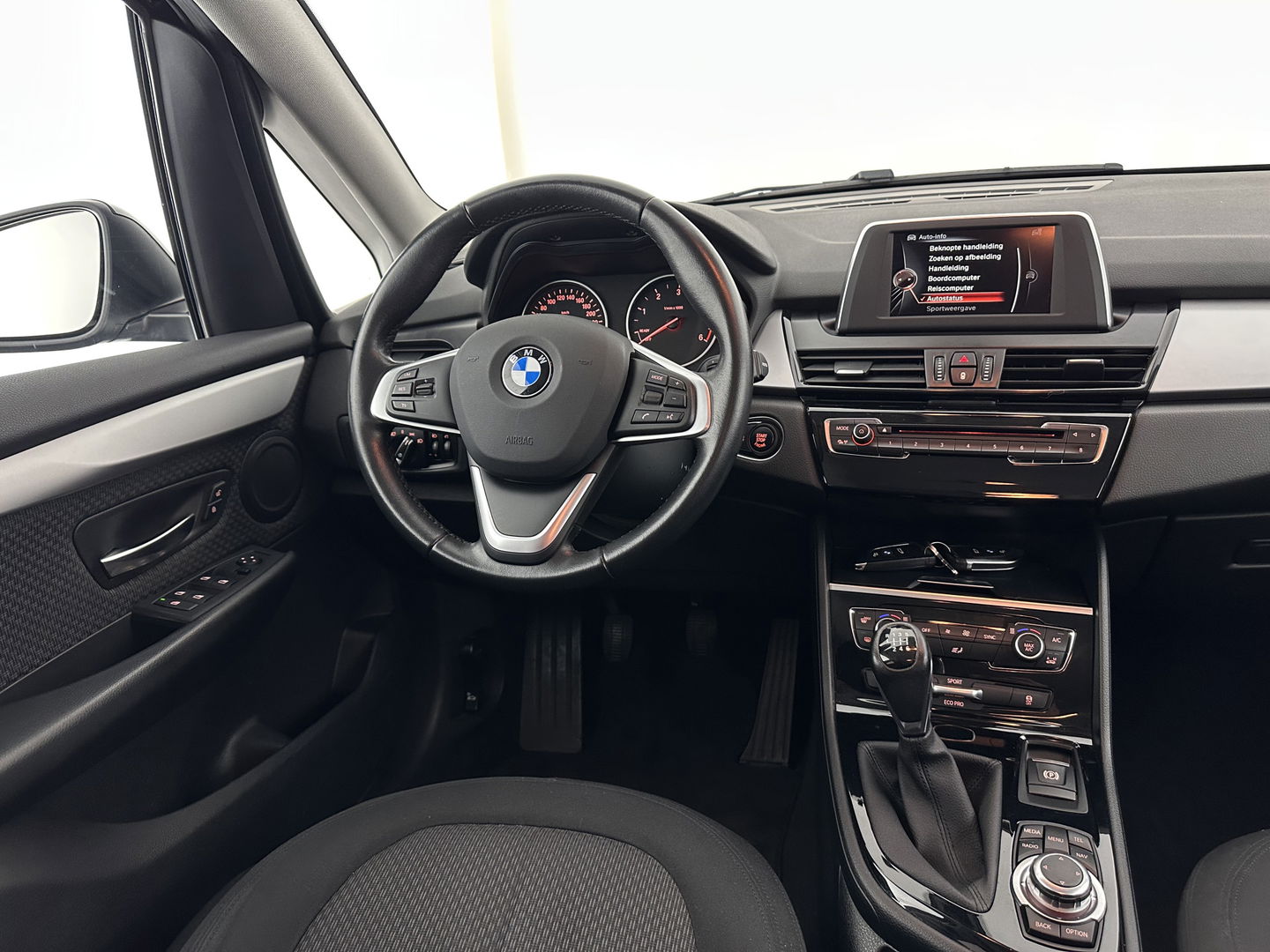 BMW 2 Serie Active Tourer 218d Essential *NAVI-FULLMAP | COMFORTSEATS | PRIVACY-GLASS | ECC | PDC | CRUISE | TOWBAR | 17''ALU *