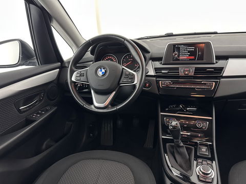BMW 2 Serie Active Tourer 218d Essential *NAVI-FULLMAP | COMFORTSEATS | PRIVACY-GLASS | ECC | PDC | CRUISE | TOWBAR | 17''ALU *
