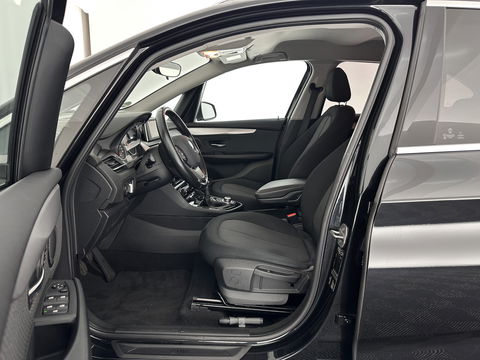 BMW 2 Serie Active Tourer 218d Essential *NAVI-FULLMAP | COMFORTSEATS | PRIVACY-GLASS | ECC | PDC | CRUISE | TOWBAR | 17''ALU *