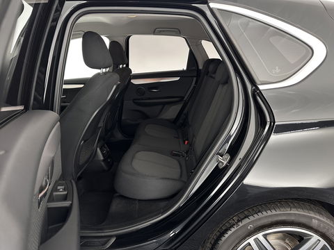 BMW 2 Serie Active Tourer 218d Essential *NAVI-FULLMAP | COMFORTSEATS | PRIVACY-GLASS | ECC | PDC | CRUISE | TOWBAR | 17''ALU *