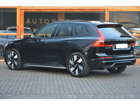 Volvo XC60 T8 Hybride AWD Plus Black | Luchtvering | Massage | Stoelventilatie | Head-Up | Panoramadak | 360° Camera |