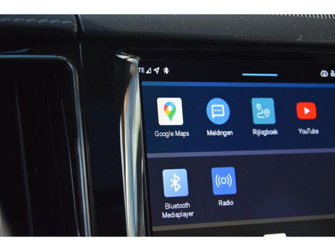 Volvo XC60 T8 Hybride AWD Plus Black | Luchtvering | Massage | Stoelventilatie | Head-Up | Panoramadak | 360° Camera |