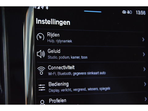 Volvo XC60 T8 Hybride AWD Plus Black | Luchtvering | Massage | Stoelventilatie | Head-Up | Panoramadak | 360° Camera |