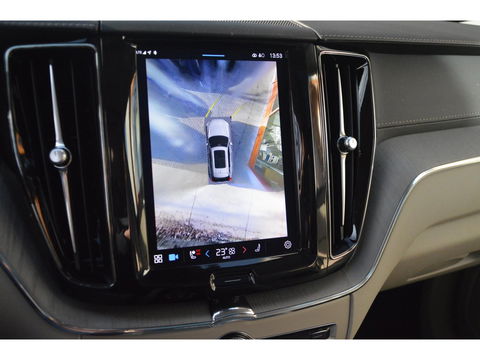 Volvo XC60 T8 Hybride AWD Plus Black | Luchtvering | Massage | Stoelventilatie | Head-Up | Panoramadak | 360° Camera |