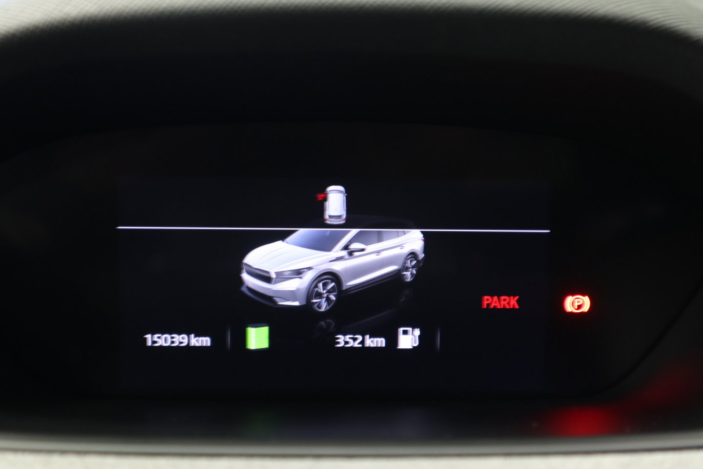 Škoda Enyaq iV 80 First Edition High Panoramadak HUD VCP Navi Clima Cruise Camera 21"LM 24 Maanden garantie* (Vraag naar de voorwaarden)