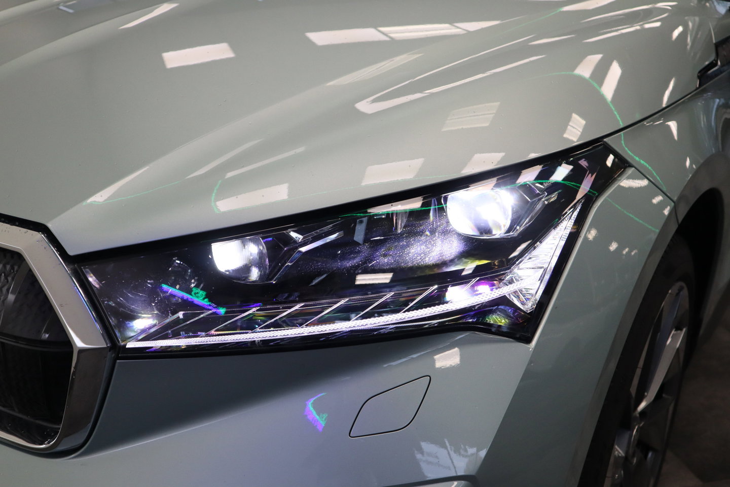 Škoda Enyaq iV 80 First Edition High Panoramadak HUD VCP Navi Clima Cruise Camera 21"LM 24 Maanden garantie* (Vraag naar de voorwaarden)
