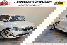 BMW 3 Serie - 318i Executive Navigatie Clima Cruise PDC LM 157 PK! 24 maanden garantie mogelijk (*vraag naar de voorwaarden)