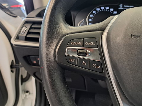 BMW 3 Serie 318i Executive Navigatie Clima Cruise PDC LM 157 PK! 24 Maanden garantie* (Vraag naar de voorwaarden)