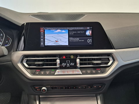 BMW 3 Serie 318i Executive Navigatie Clima Cruise PDC LM 157 PK! 24 Maanden garantie* (Vraag naar de voorwaarden)