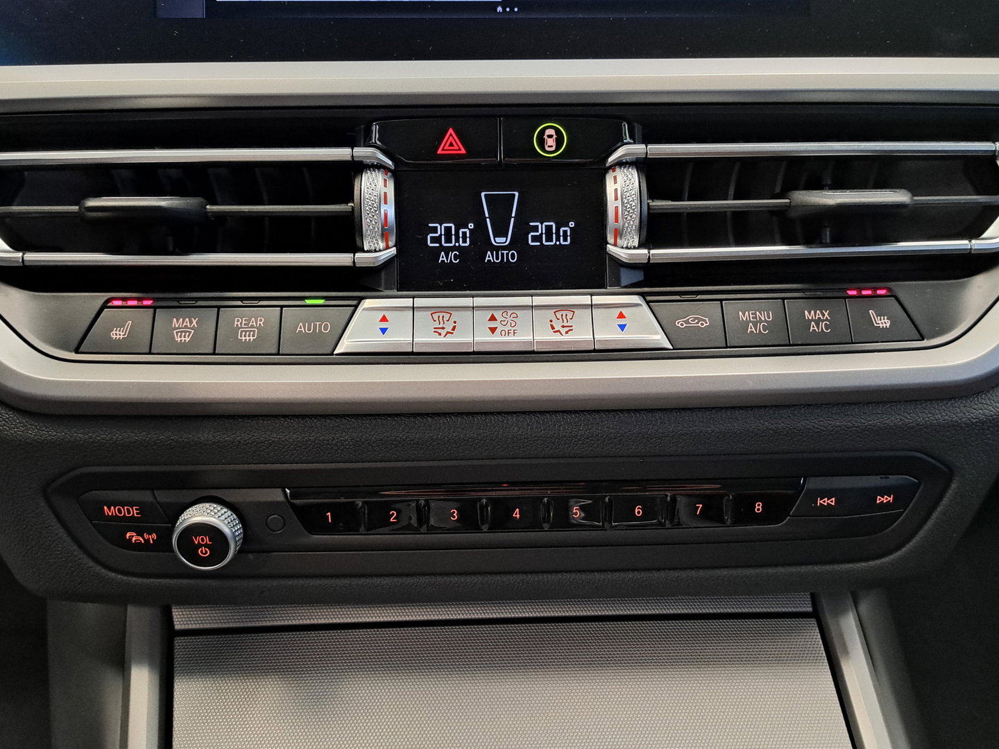BMW 3 Serie 318i Executive Navigatie Clima Cruise PDC LM 157 PK! 24 Maanden garantie* (Vraag naar de voorwaarden)